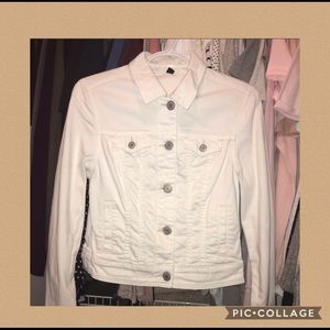 AE Outfitters Jean Jacket!